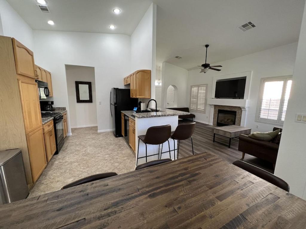 3 Bedroom 2 Bath Oasis In Cozy Neighborhood