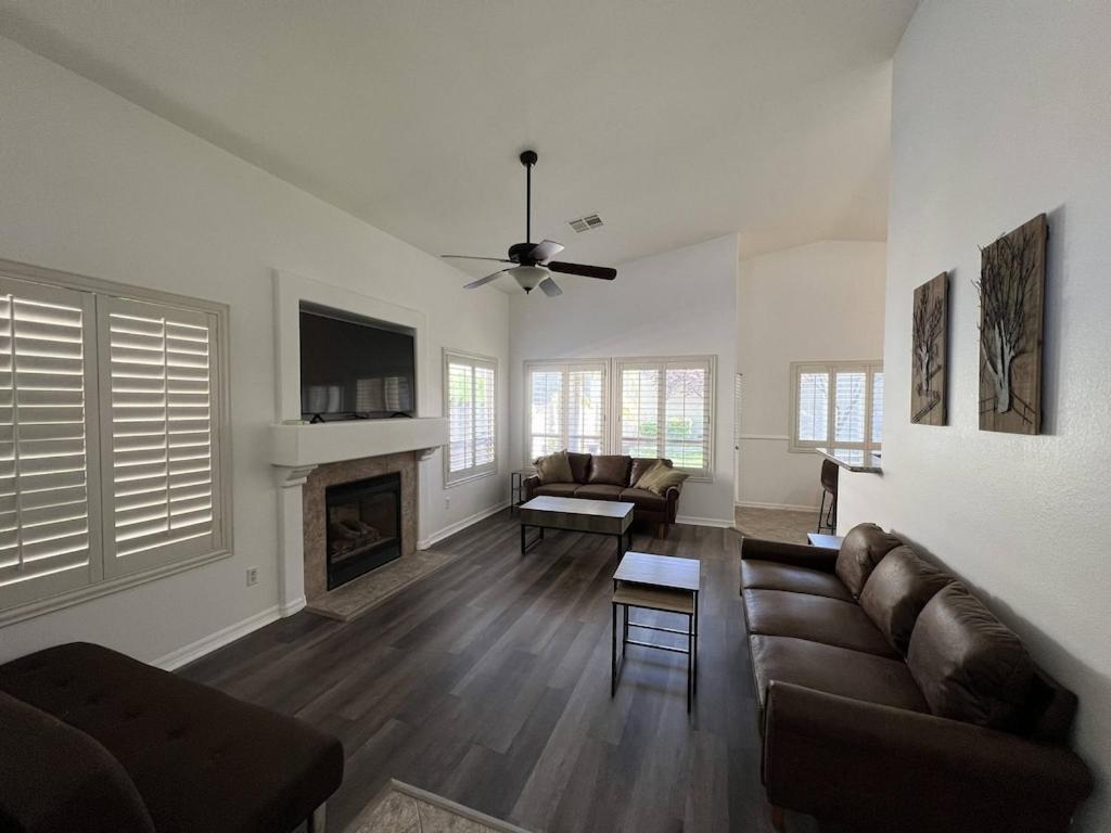 3 Bedroom 2 Bath Oasis In Cozy Neighborhood Apartamento