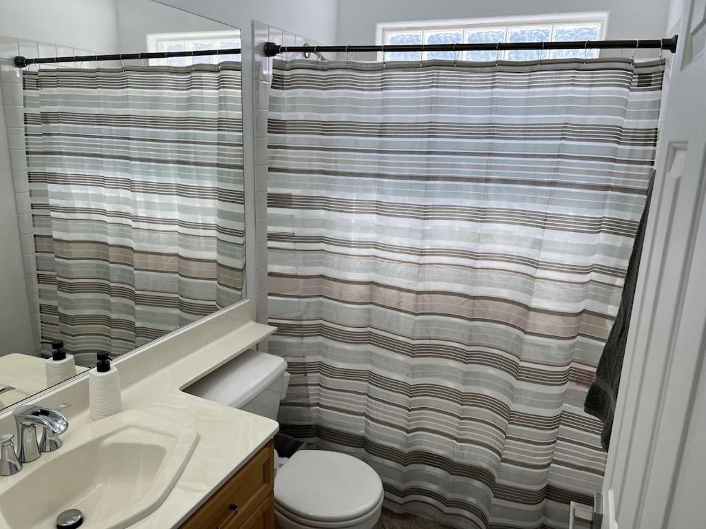 Apartamento 3 Bedroom 2 Bath Oasis In Cozy Neighborhood
